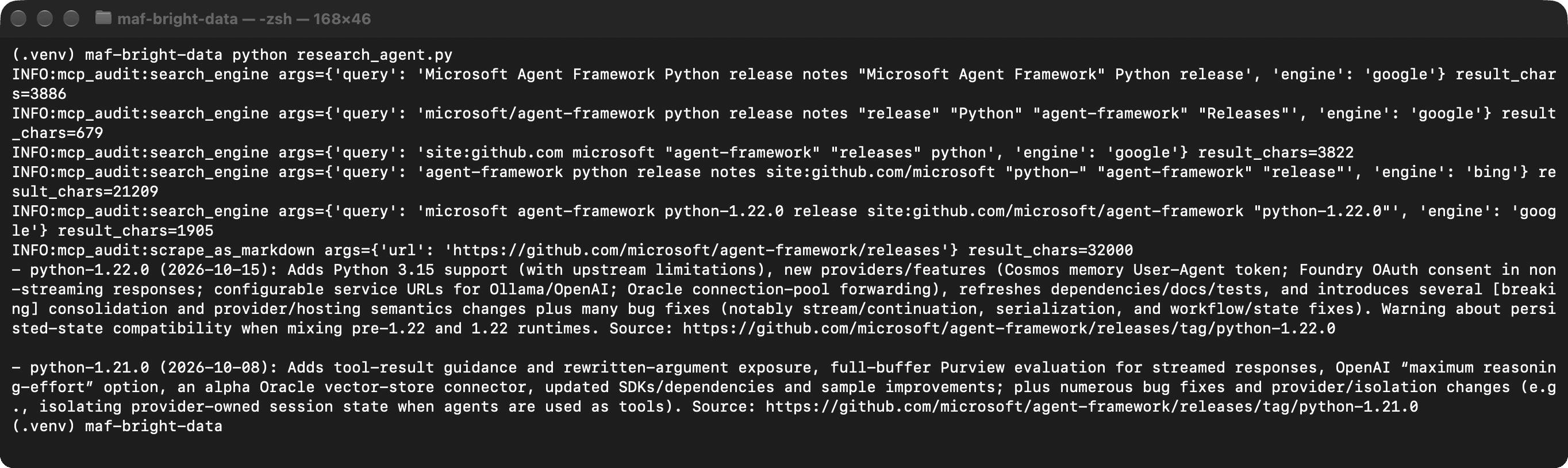 Terminal exécutant python research_agent.py, avec 5 appels search_engine, 1 appel scrape_as_markdown, et une réponse couvrant python-1.22.0 et python-1.21.0 avec une URL source pour chacune
